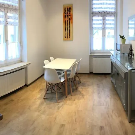 Apartment Apartmenthaus Am Bahnhof *