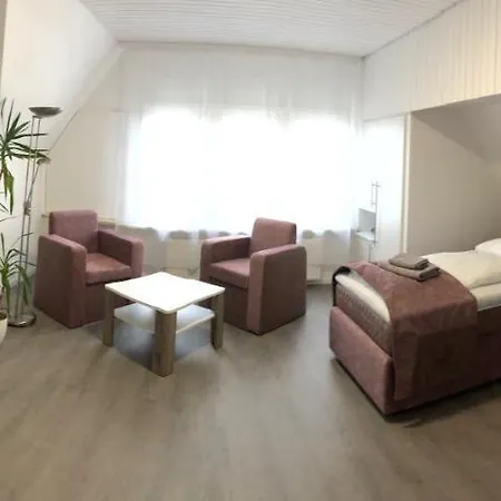 Apartmenthaus Am Bahnhof Apartment
