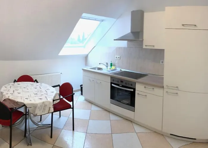 Apartmenthaus Am Bahnhof 代特莫尔德