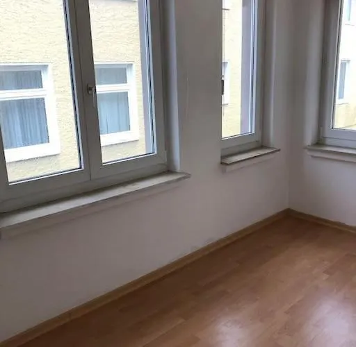 Apartmenthaus Am Bahnhof 代特莫尔德