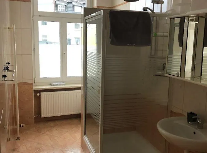 Apartmenthaus Am Bahnhof * 代特莫尔德