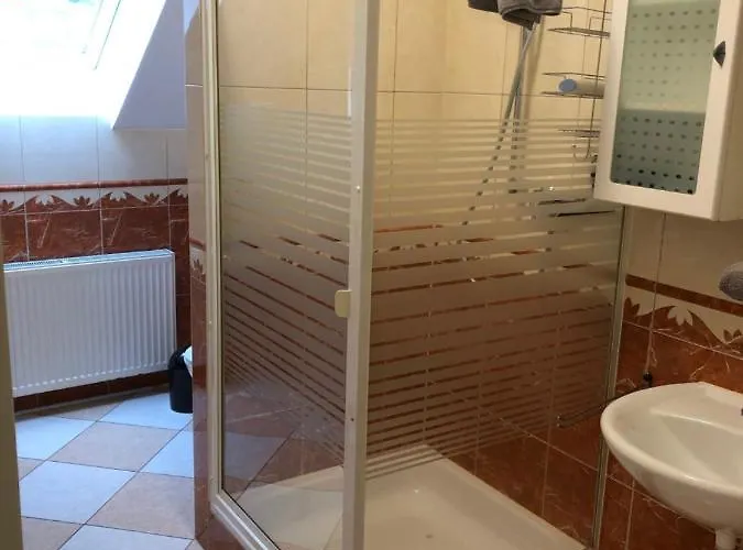 Apartmenthaus Am Bahnhof 代特莫尔德